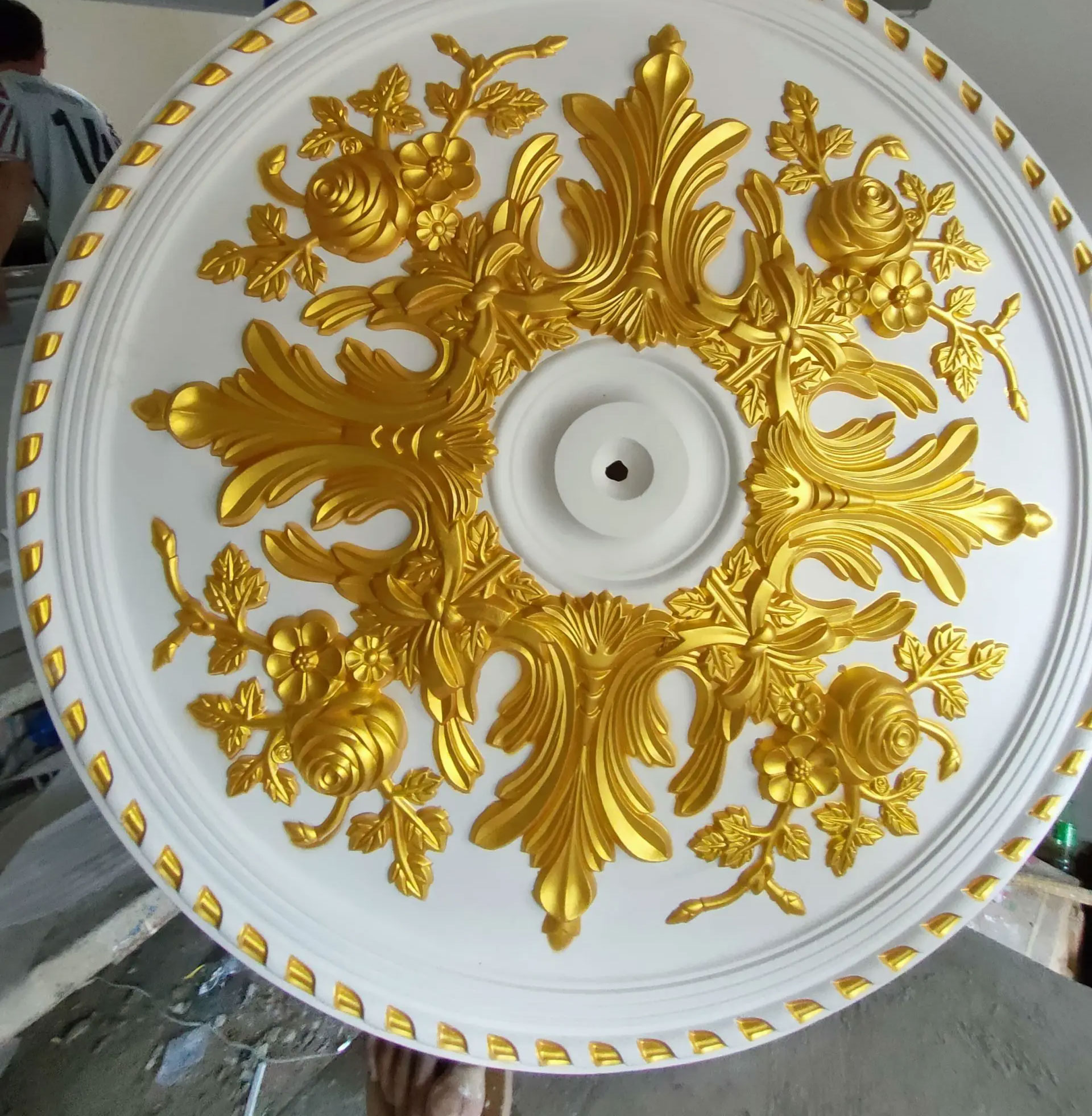 vat-lieu-lam-tran-nha-tot-nhat, tran-nha-thach-cao, tran-nha-bang-nhua-gia-go, tran-nha-bang-nhom,