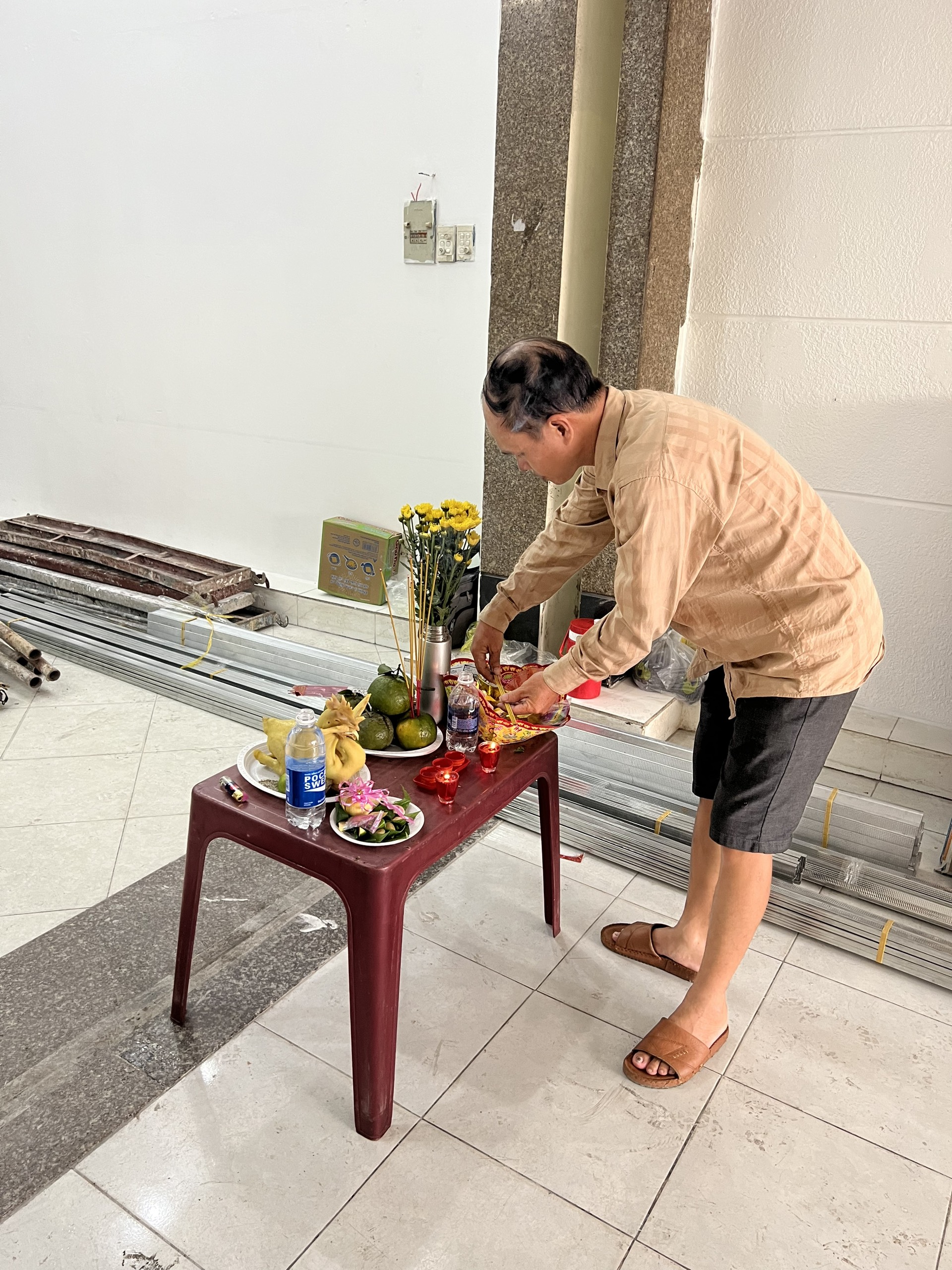 thi-cong-phong-kham-thu-y, tran-thachcao-phong-kham, lat-san-nhua-gia-go-phong-kham, son-nuoc-phong-kham,
