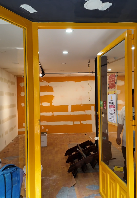 cai-tao-shop-thoi-trang, decor-shop-quan-ao, tran-thach-cao, tuong-thach-cao, son-nuoc-dulux,, den-led,